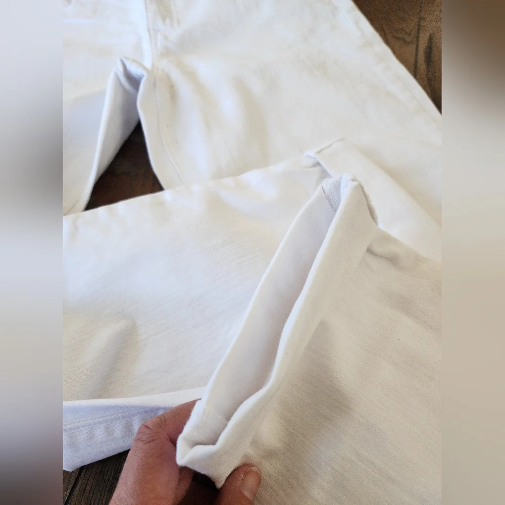 NWT Gloria Vanderbilt Cuffed Boyfriend Jean Size 10 Color White - Picture 3 of 7